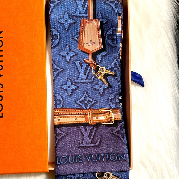 🔥💯 Authentic Louis Vuitton Denim Confidential Silk Bandeau - Picture 2 of 5